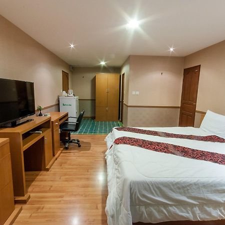 Sa-Bai-Dee Condo Csonburi Kültér fotó