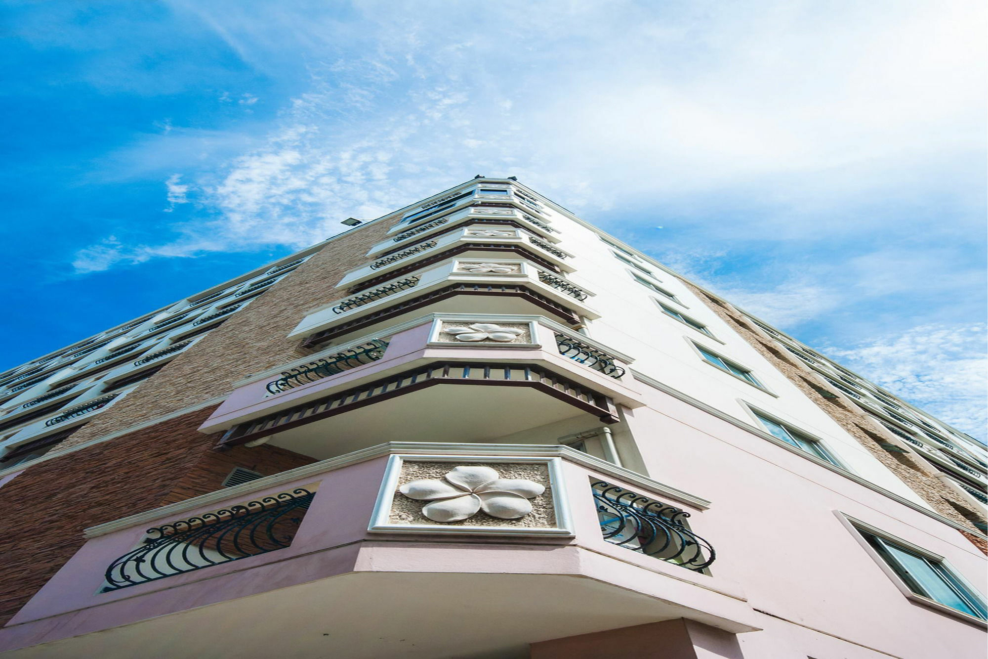 Sa-Bai-Dee Condo Csonburi Kültér fotó